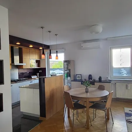 Near The Plocka Metro Station Apartment Warschau