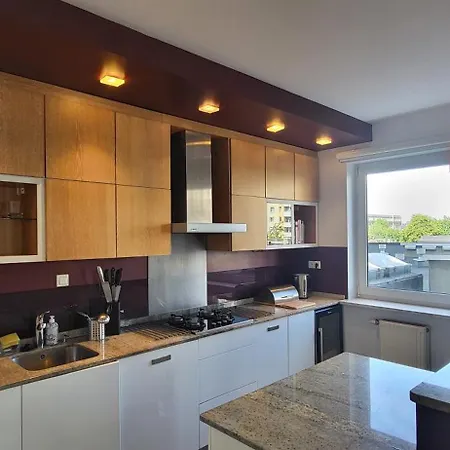 Near The Plocka Metro Station Apartment *