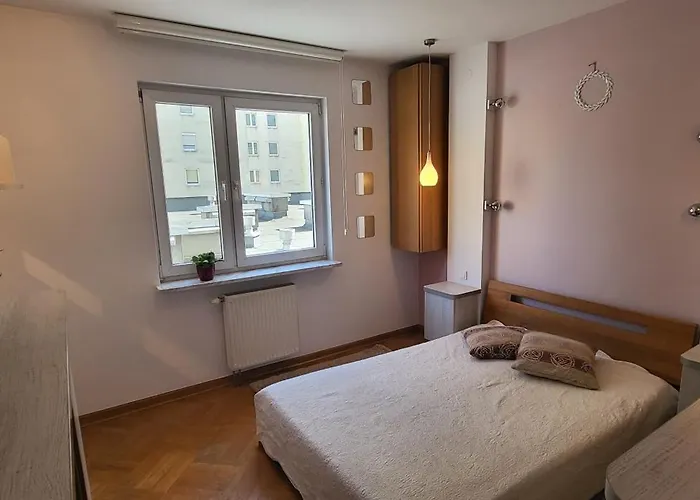 Lejlighed Near The Plocka Metro Station